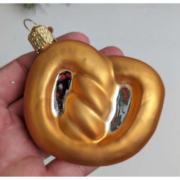 Pretzel Old World Christmas Ornament - Picture 5 of 5